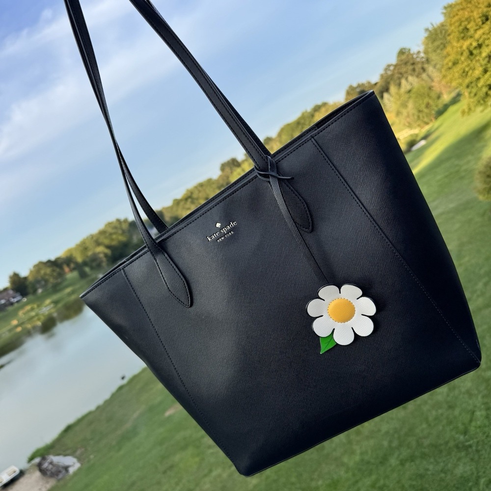 Kate Spade Dana Saffiano Textured PVC Purse Tote Bag Black White Daisy Charm
